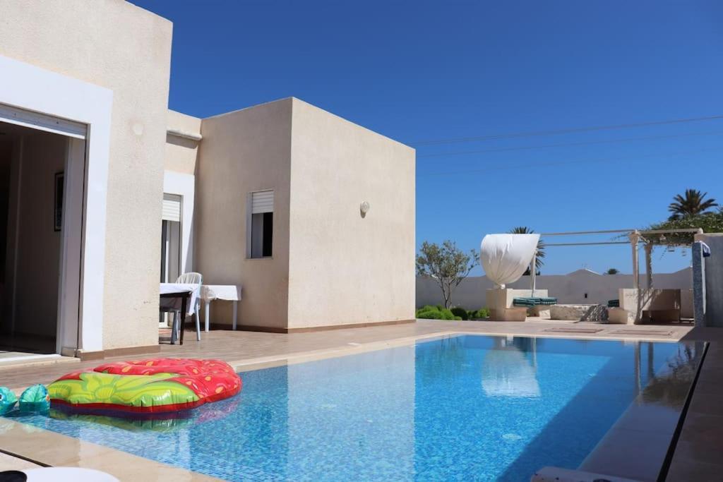 El GuecheineVill La Reine Jerba Avec Piscine别墅 外观 照片