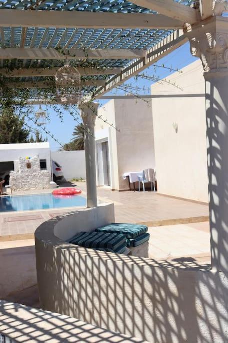 El GuecheineVill La Reine Jerba Avec Piscine别墅 外观 照片